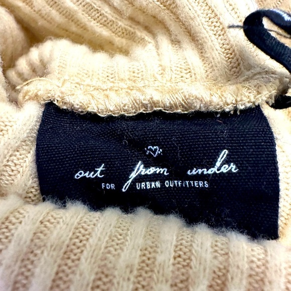 Out From Under‎ Urban Outfitters Cropped Turtleneck Sweater Size Medium Yellow - Picture 4 of 4